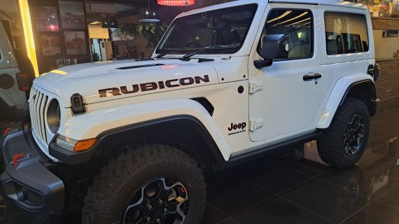 Jeep Wrangler JL Rubicon 2 Door warna Putih / Bright white= IDR 1.910.000.000
