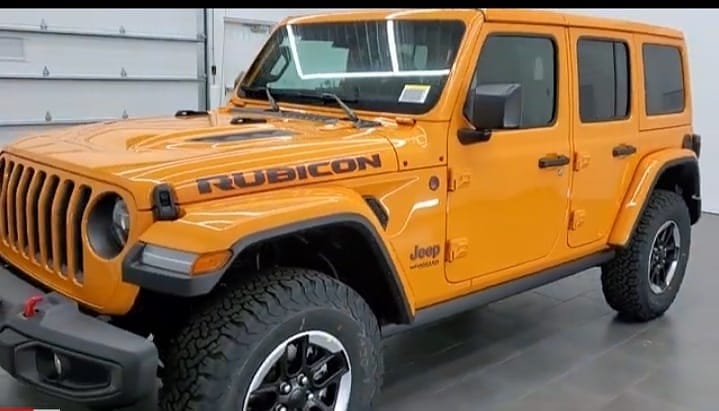 Jeep Wrangler JL Rubicon 4 door warna kuning kecoklatan / Nacho clear = Rp 1.985.000.000